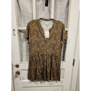 New!‎ Wonderly Button Front Tiered Women's Shirt Siz Medium